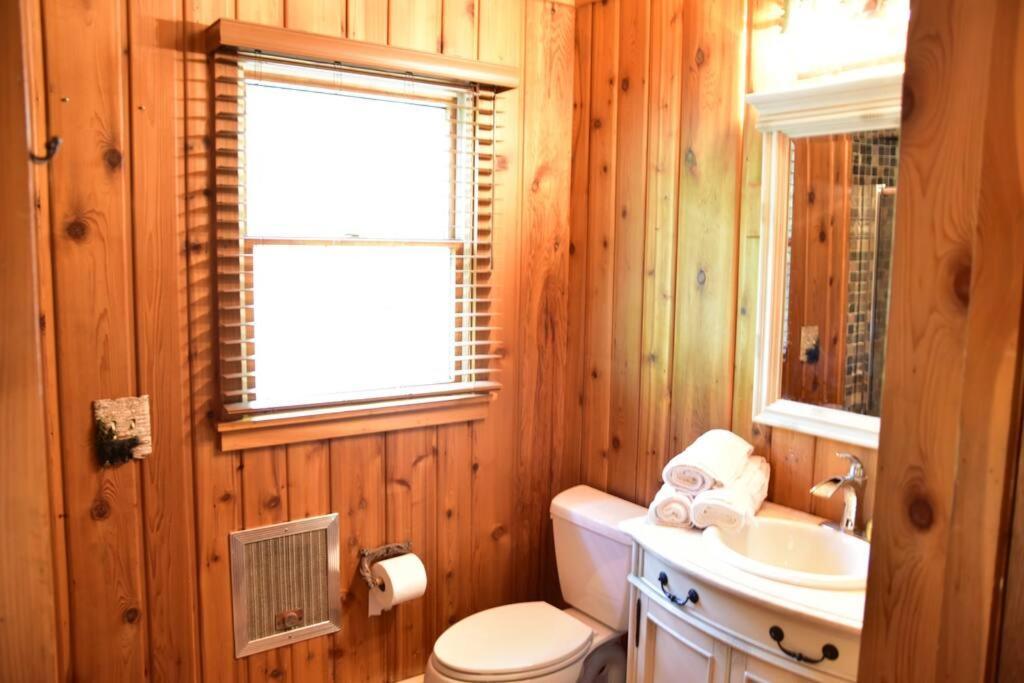 Quiet And Comfy 3Bed/2Bath - Chalet With Hot Tub. Cedar Eksteriør bilde