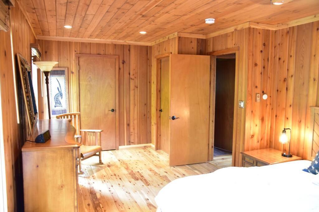 Quiet And Comfy 3Bed/2Bath - Chalet With Hot Tub. Cedar Eksteriør bilde
