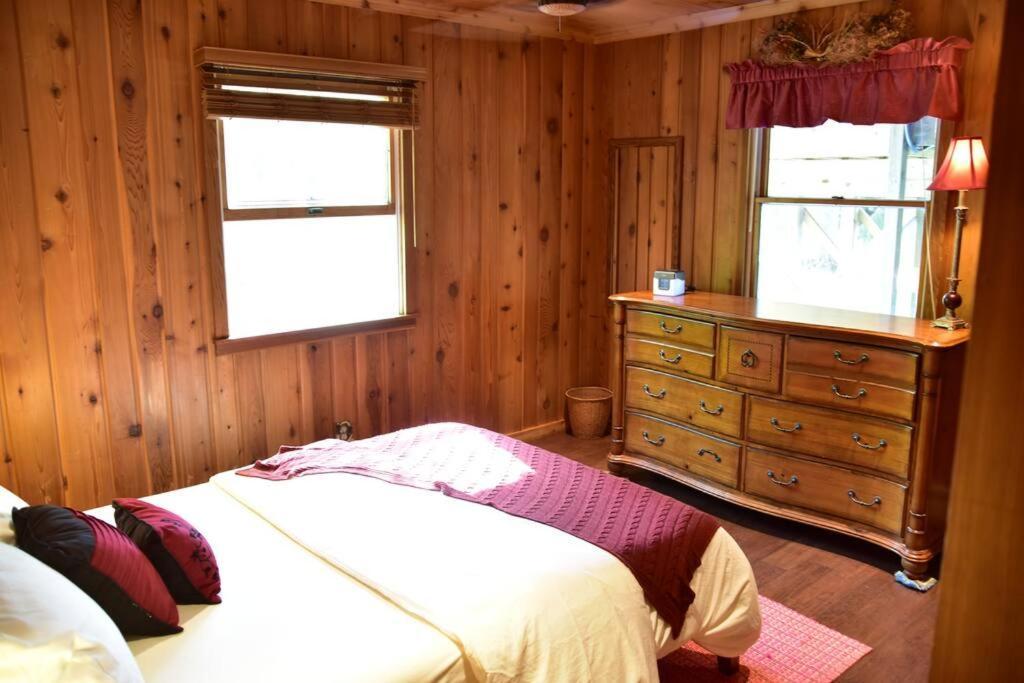 Quiet And Comfy 3Bed/2Bath - Chalet With Hot Tub. Cedar Eksteriør bilde